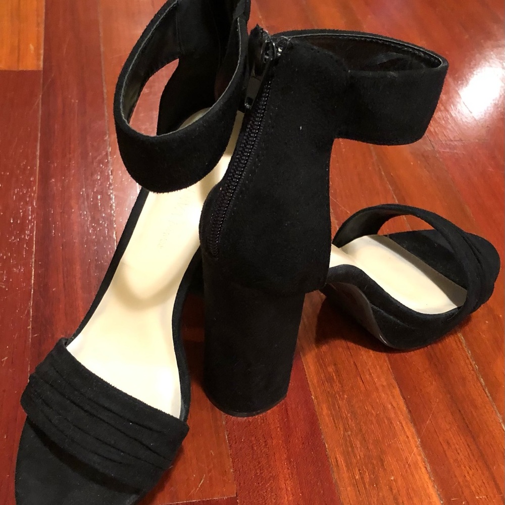 Wild Diva Women’s Suede, Open Toe Sandals with a Single Strap Around the Ankle.